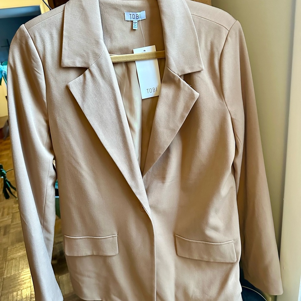 Tobi Women's Classic Beige Blazer